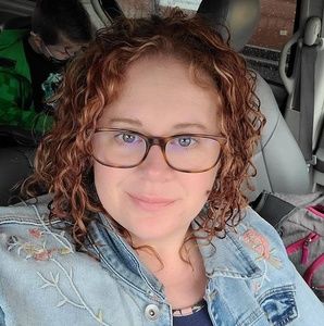 Meet your Posher, Cari beth